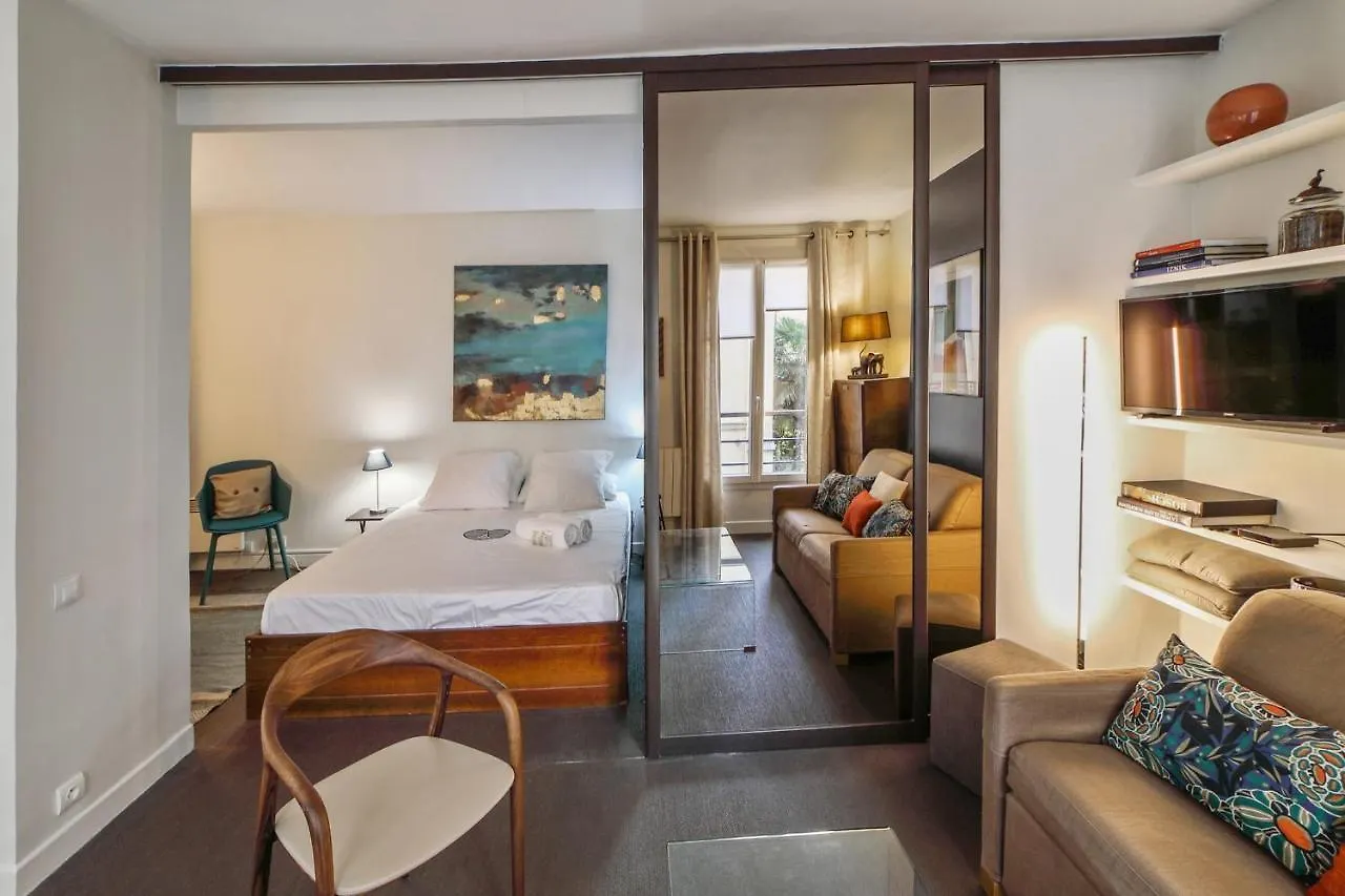 Appartement De La Tour - Welkeys パリ 0*,